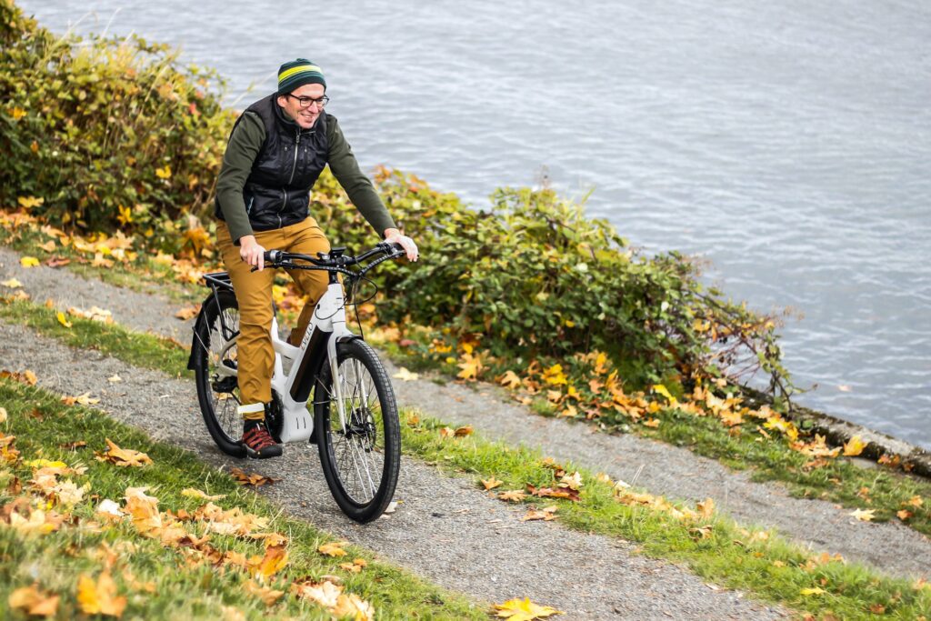 Why Do People Like To Ride E-Bikes? 6 pexels team evelo 15020556