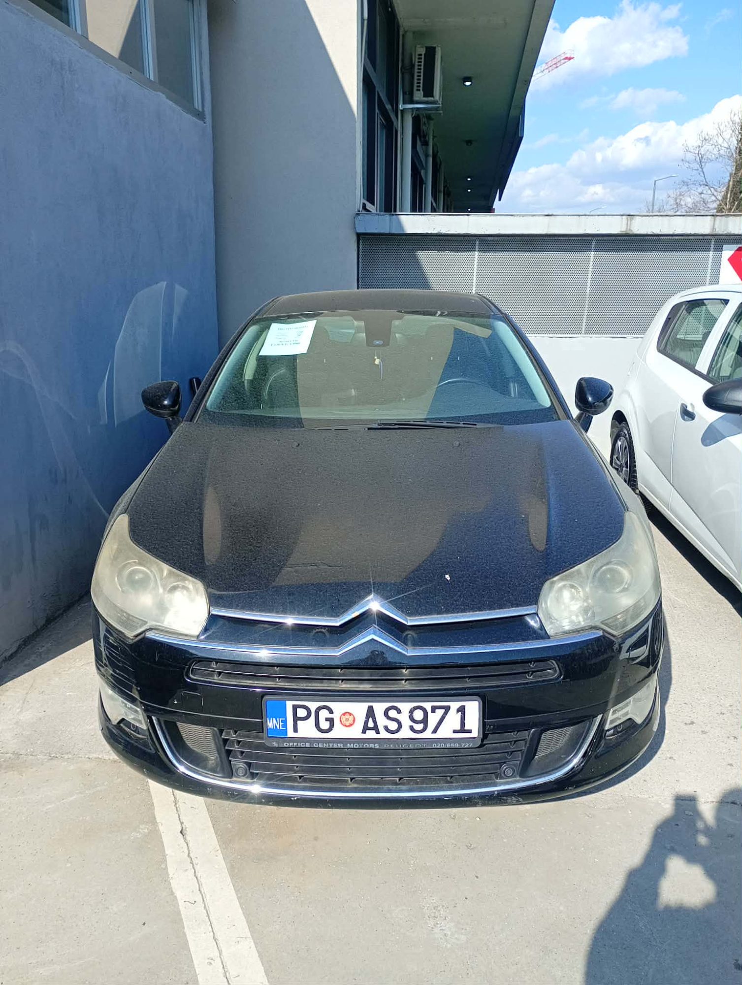 Automobili